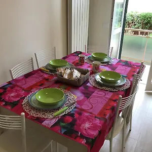 Amazing Near Pet Friendly Ferienhaus